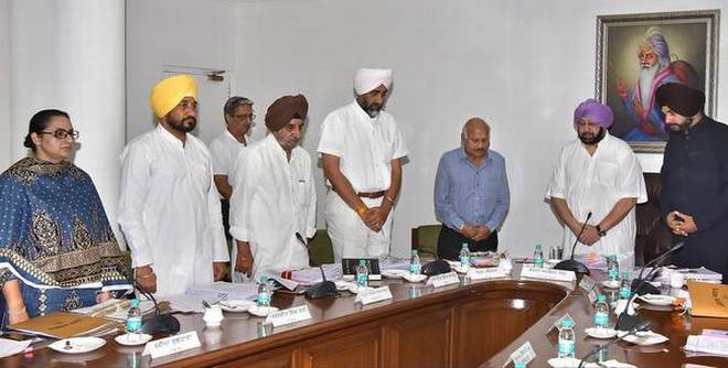 Cong dumps documents at Chouhan domestic to returned loan waiver declare