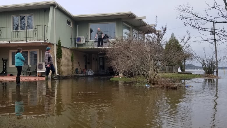 Sudbury’s health unit gives flood easy-up advice
