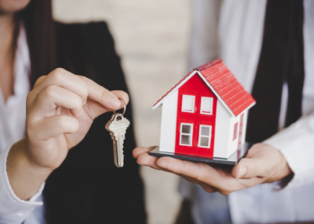 Factors to Consider Before Selling Your House